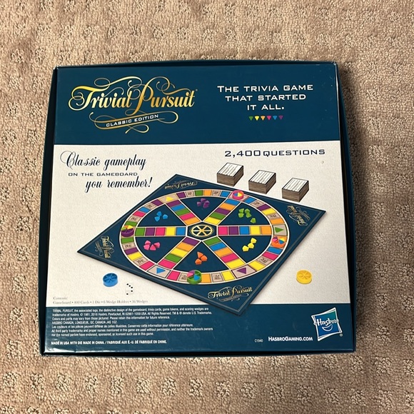 Hasbro Trivial Pursuit Classic Edition Board Game - Picture 4 of 6
